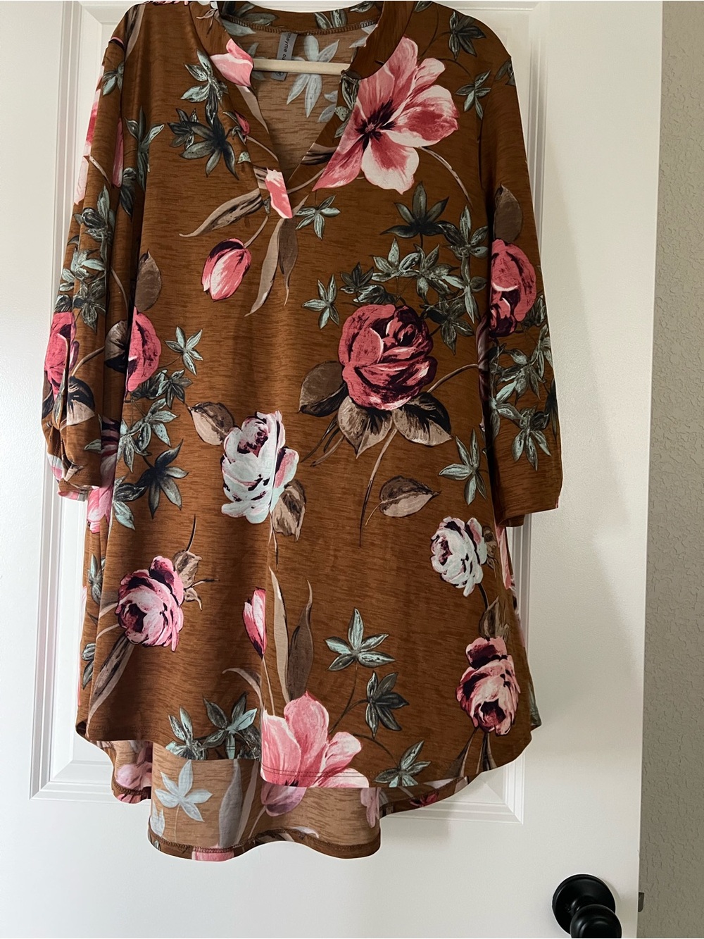 Honeyme Curvy Brown Floral V-Neck Tunic with Pink Blooms and Leaf Accents